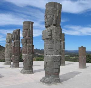 Esculturas Toltecas - Telamones de Tula