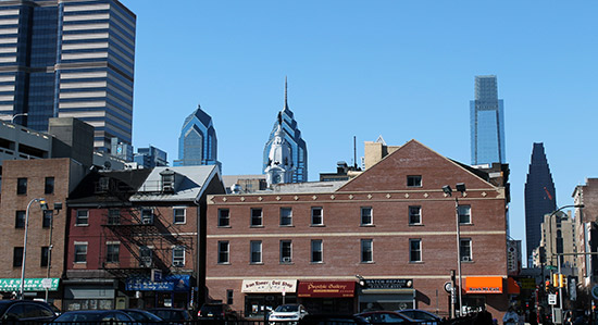 Skyline de Philadelphia con el Rascacielos One Liberty Place en el centro